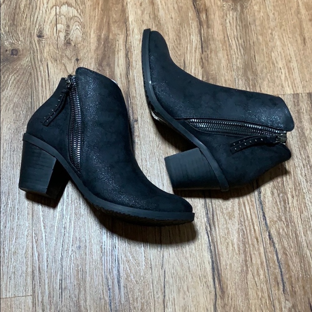 New Black ankle boots with doble zipper